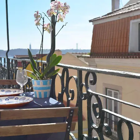 Chiado Blue By Homing Apartment